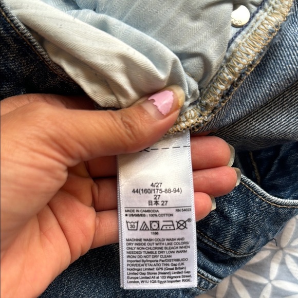 Bundle of 2 GAP Denim Shorts Size 27! - Picture 9 of 15